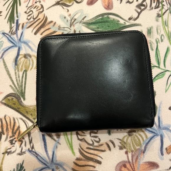 Cuyana Small Zip Wallet in Smooth Black Leather - Picture 2 of 7